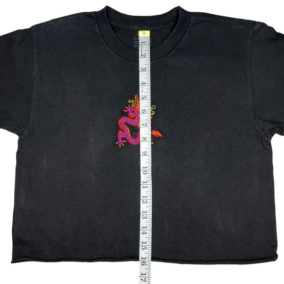 J Galt Brandy Melville Helen Dragon Embroidered Cropped Baby Tee Black One Size - Picture 8 of 10